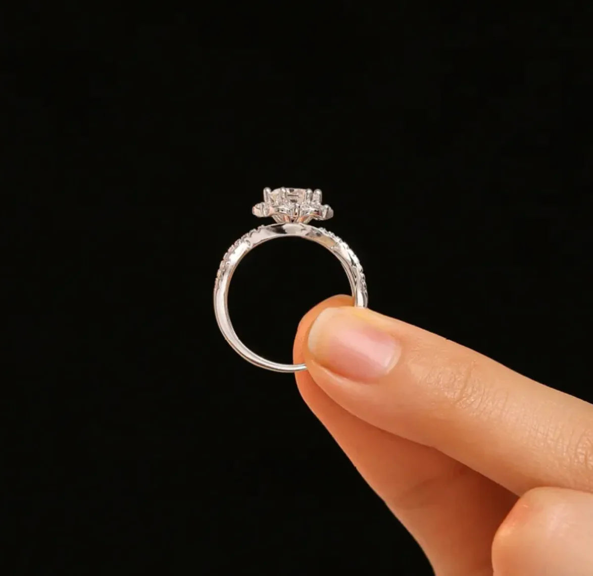 The Stellar Solitaire | Brilliant Moissanite & High-Carbon Stone Ring – S925 Sterling Silver